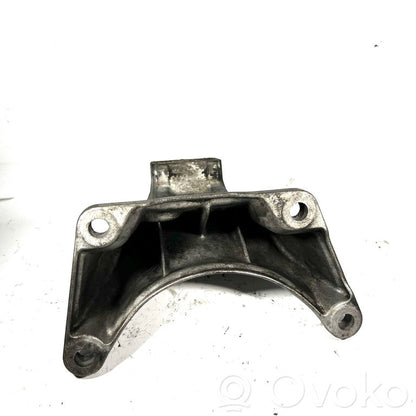 Transmission mounting bracket