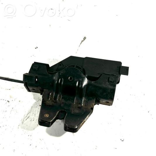 Замок задней крышки