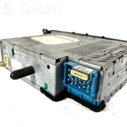 Radio / CD/DVD atskaņotājs / navigācija