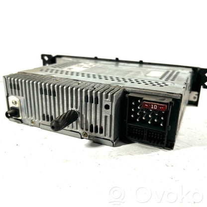 Radio / CD/DVD atskaņotājs / navigācija