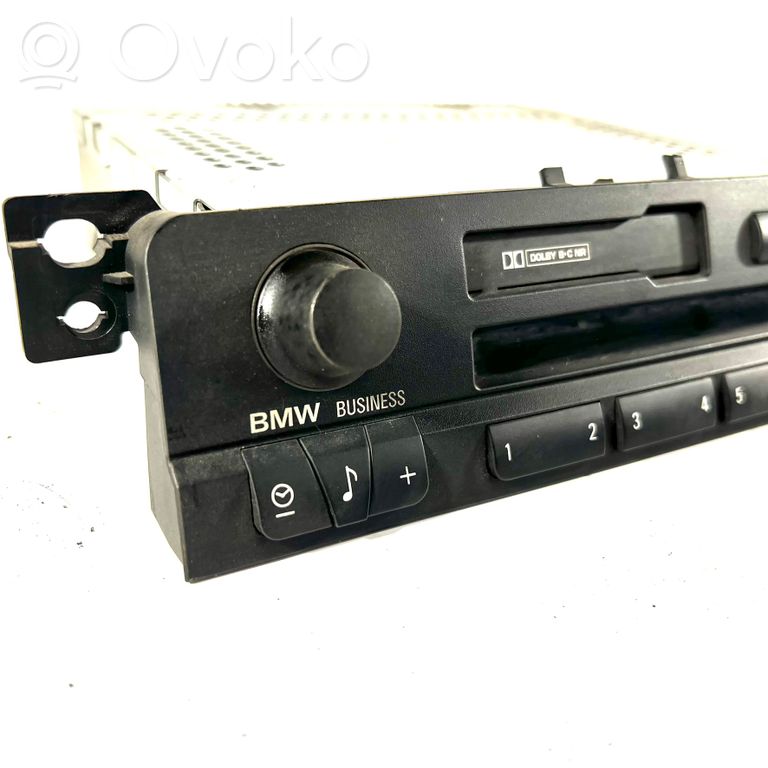 Radio / CD/DVD atskaņotājs / navigācija