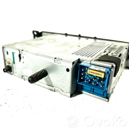 Radio / CD/DVD atskaņotājs / navigācija