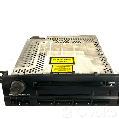 Radio / CD/DVD atskaņotājs / navigācija