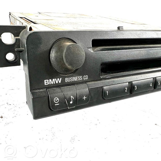 Radio / CD/DVD atskaņotājs / navigācija