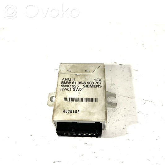 Piekabes āķa vadības bloks