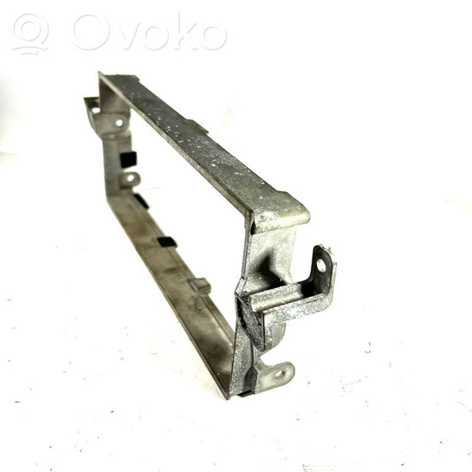 Navigācijas GPS ierīces stiprinājums / turētājs