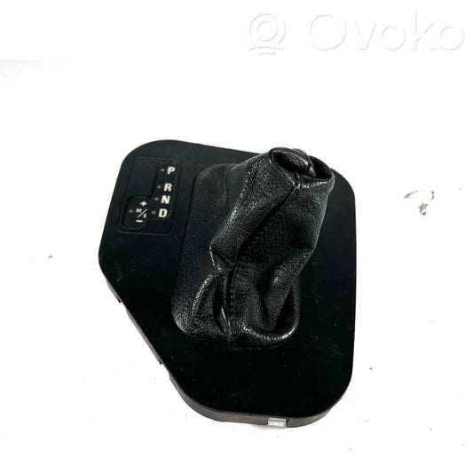 Декоративная накладка на рычаг переключения передач (пластик)