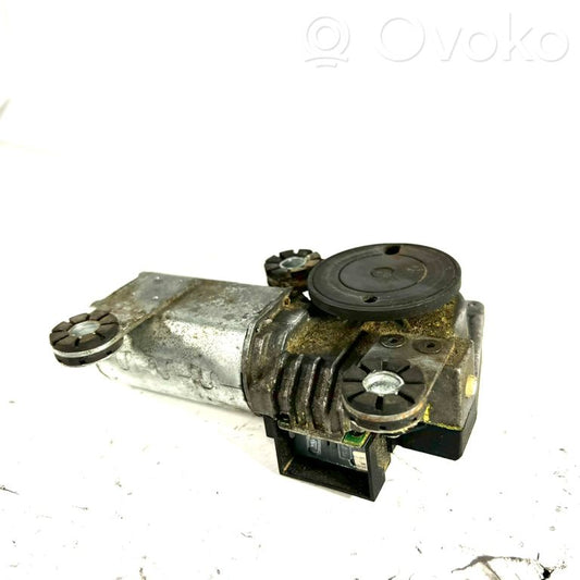 Мотор стеклоочистителя заднего стекла