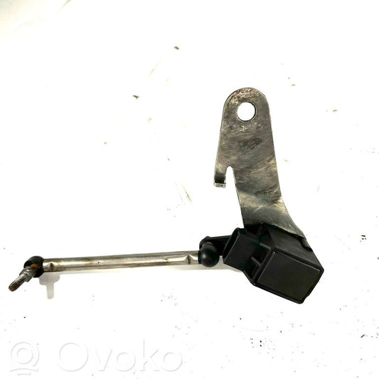 Augstuma sensors (priekšējo lukturu)