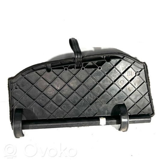 Другой тип декоративной отделки багажника