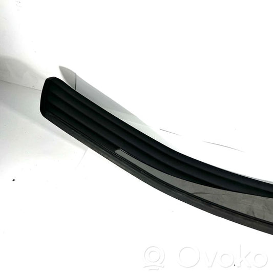 Aizmugurējā sliekšņa dekoratīvā apdare (iekšējā)