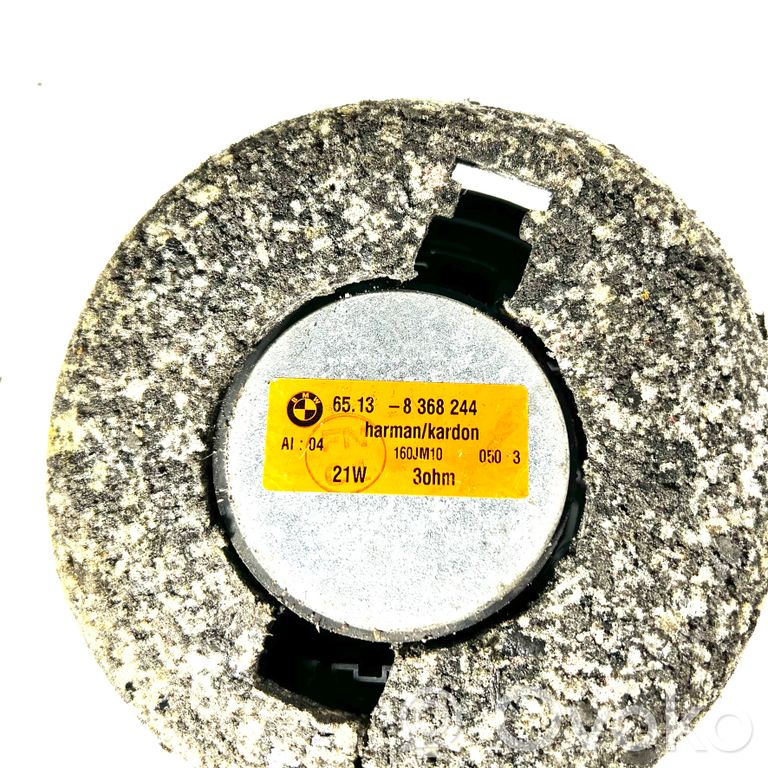 Skaļrunis (-i) priekšējās durvīs