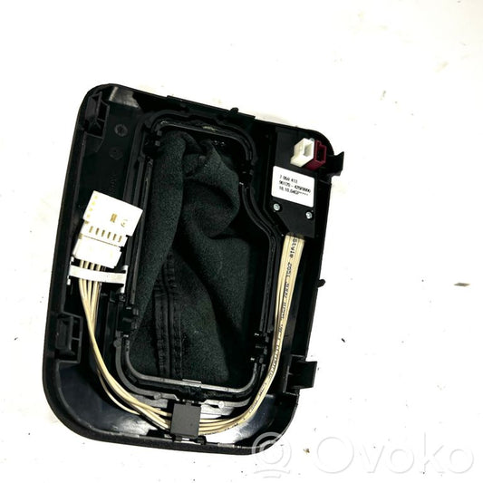 Декоративная накладка на рычаг переключения передач (пластик)