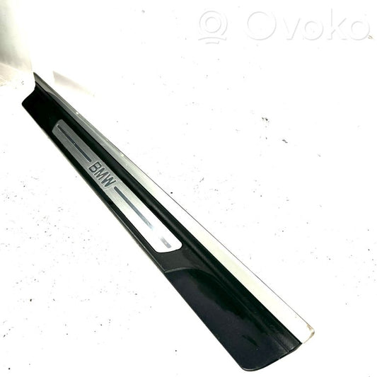 Priekšējā sliekšņa dekoratīvā apdare (iekšējā)