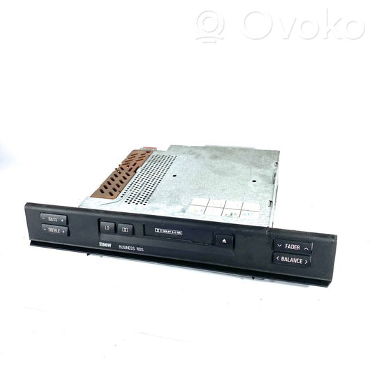 Radio / CD/DVD atskaņotājs / navigācija