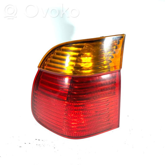 Aizmugurējais lukturis virsbūvē