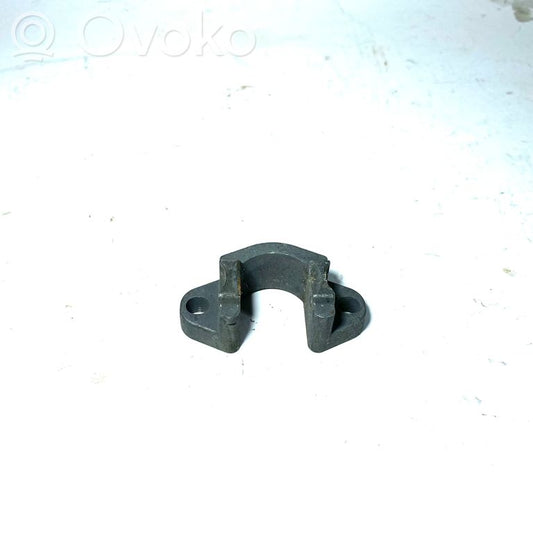 Nozzle holder/shoulder