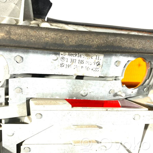 Aizmugurējais lukturis virsbūvē