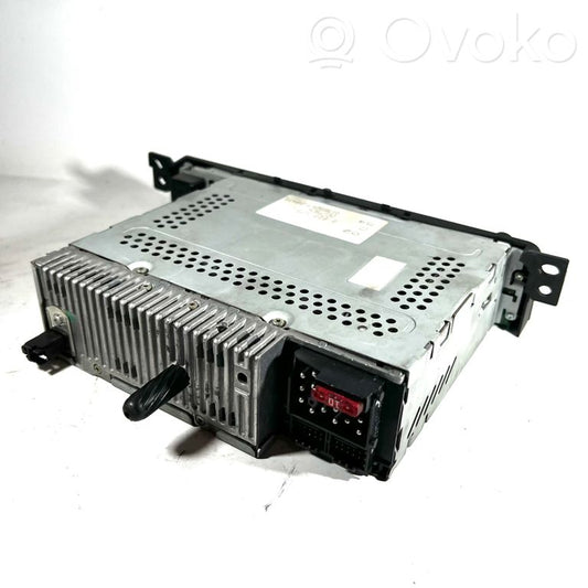 Radio / CD/DVD atskaņotājs / navigācija