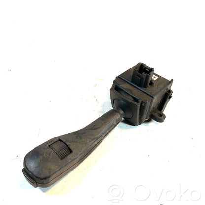 Stikla tīrītāju slēdzis