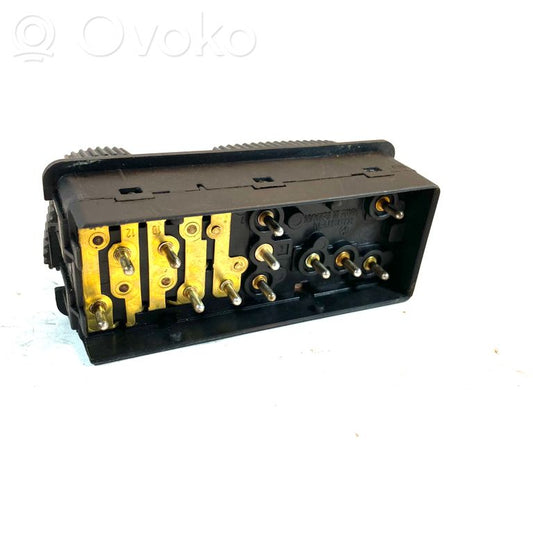 Sēdekļu regulēšanas slēdzis (-i)