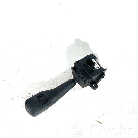 Stikla tīrītāju slēdzis