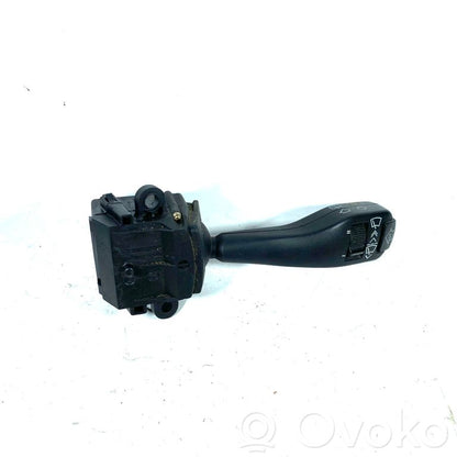 Stikla tīrītāju slēdzis