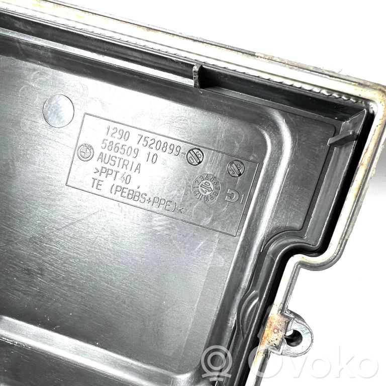 Drošinātāju Kastes vāciņš