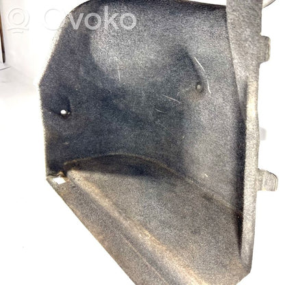 Bagāžnieka sānu apakšējās apdares panelis