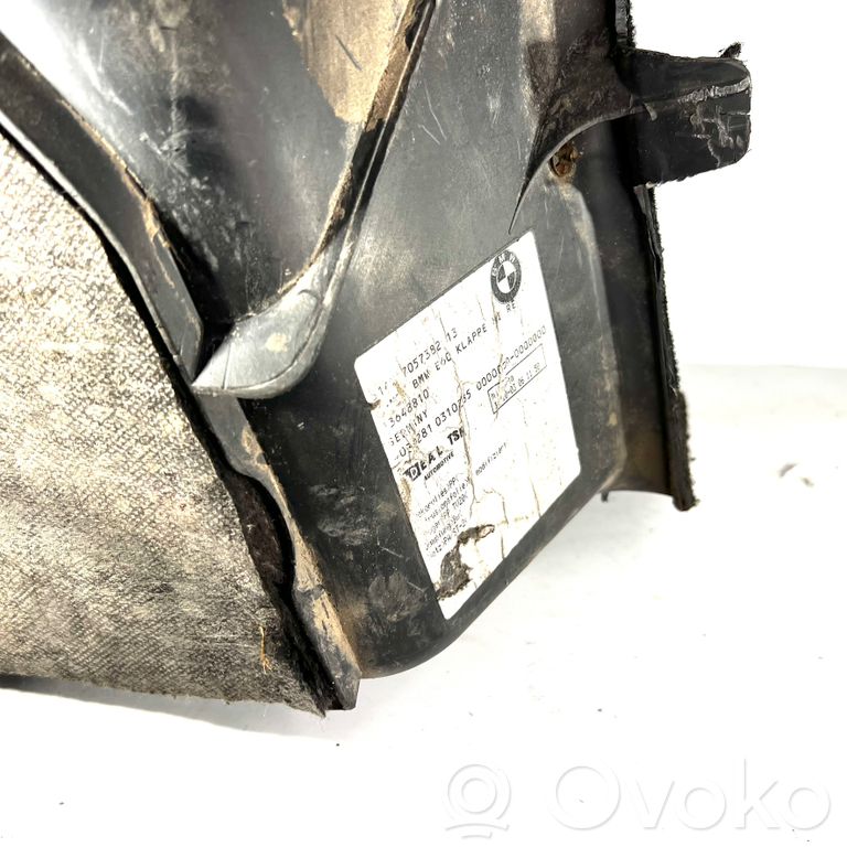 Bagāžnieka sānu apakšējās apdares panelis