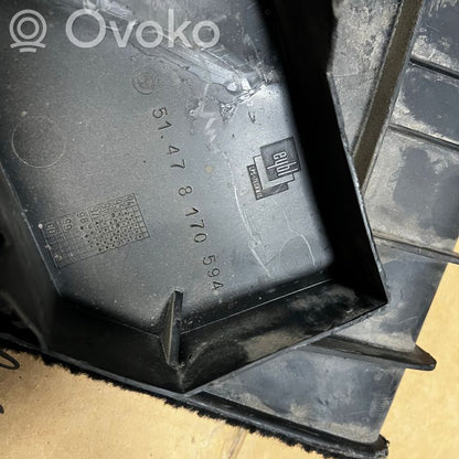 Bagāžnieka sānu apakšējās apdares panelis