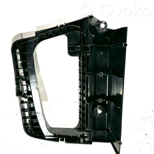 Bagāžnieka sānu apakšējās apdares panelis