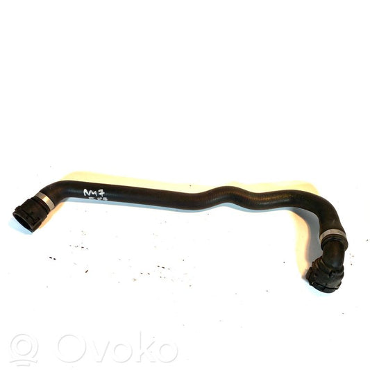 Caurulīte (-es) / šļūtene (-es)