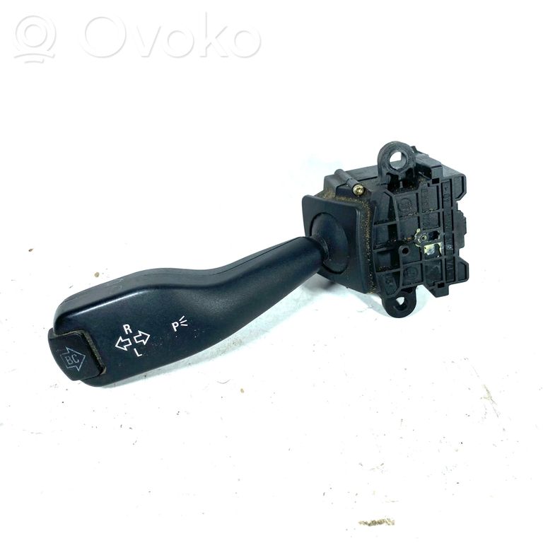 Pagrieziena signālu / lukturu sviria