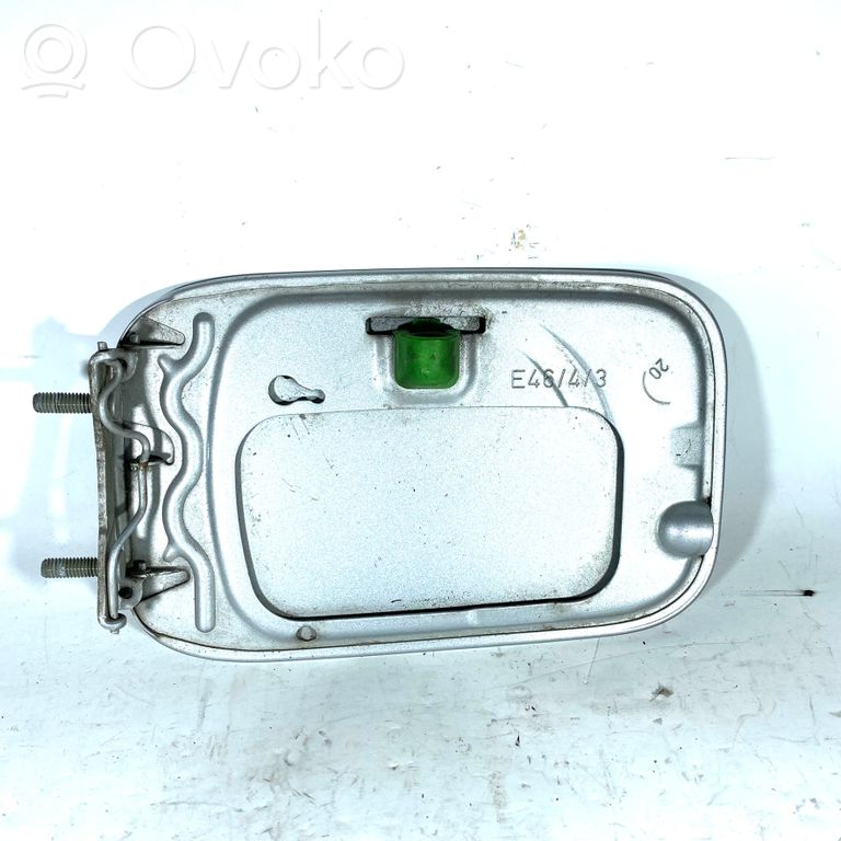 Decorative trim on the fuel tank cap