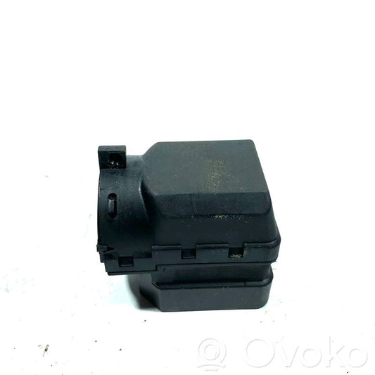 Ignition switch contacts