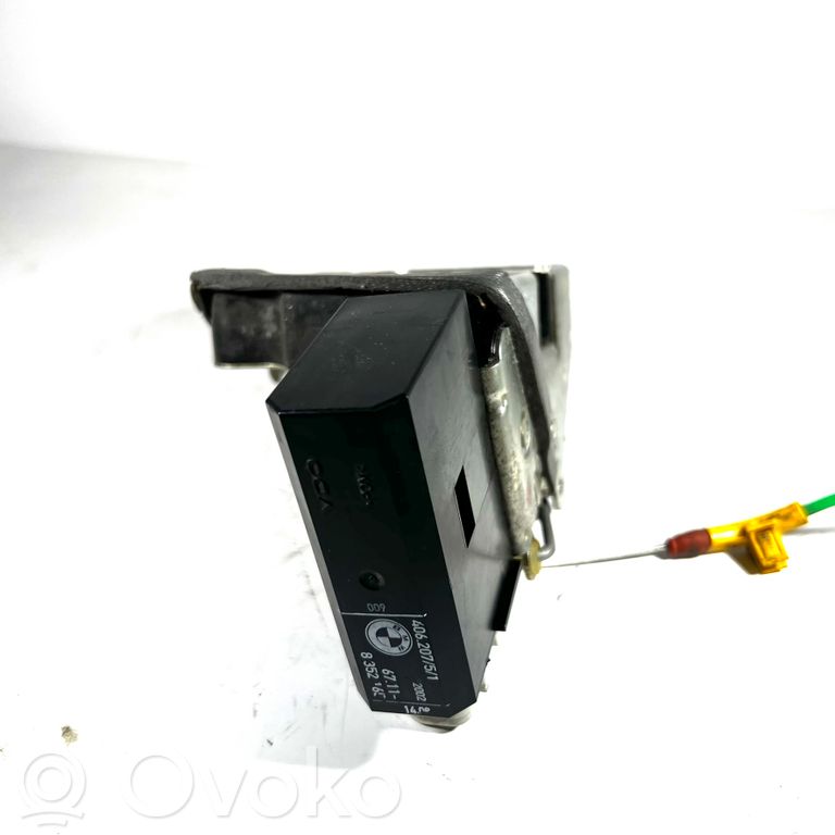 Aizmugurē slēdzene