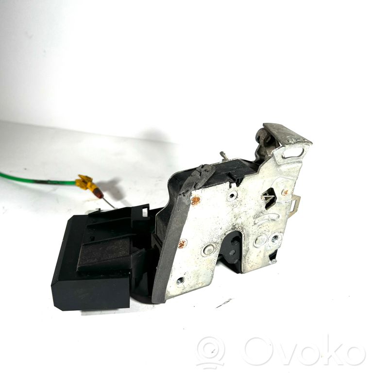 Aizmugurē slēdzene