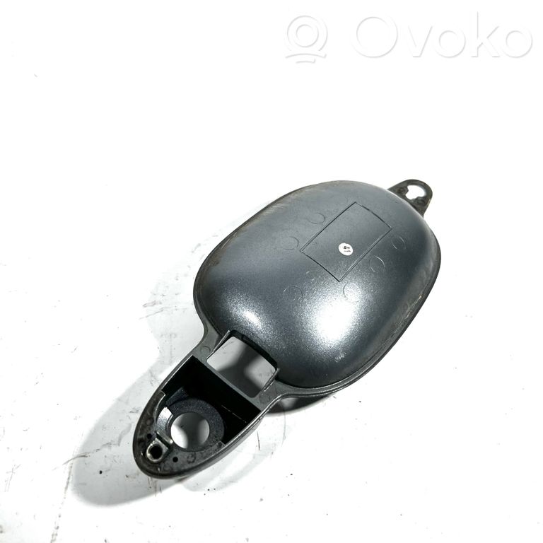 Priekšpusē turētājs / kronšteins ārējam atvēršanas rokturim