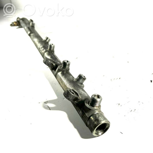 Degvielas maģistrālā caurule