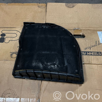 Bagāžnieka sānu apakšējās apdares panelis