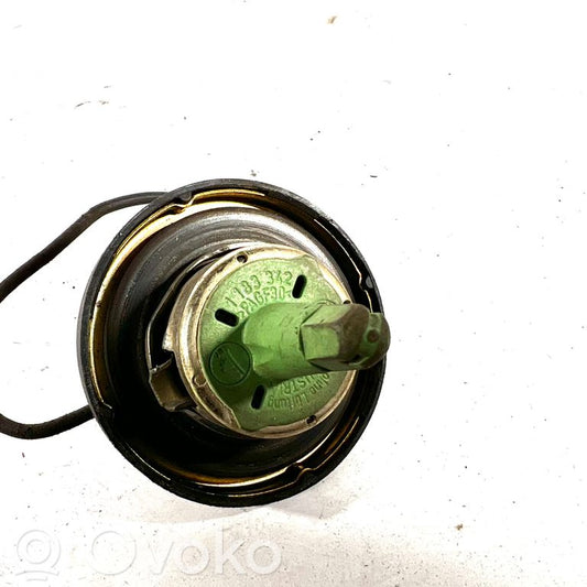 Screw-on fuel tank cap