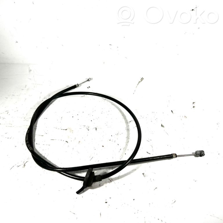 Dzinēja pārsega slēdzenes trosīte