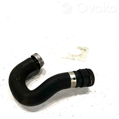 Caurulīte (-es) / šļūtene (-es)