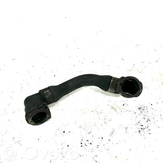 Caurulīte (-es) / šļūtene (-es)