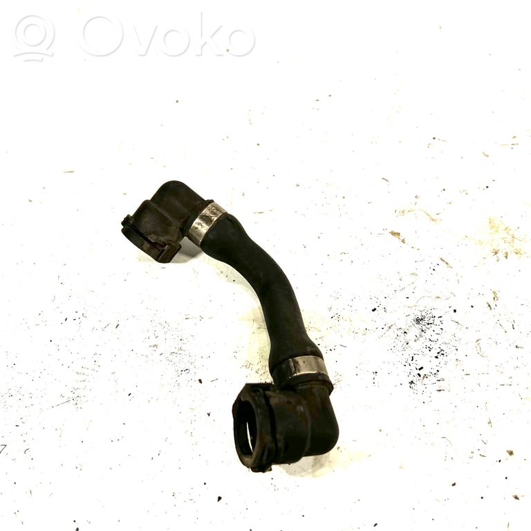 Caurulīte (-es) / šļūtene (-es)