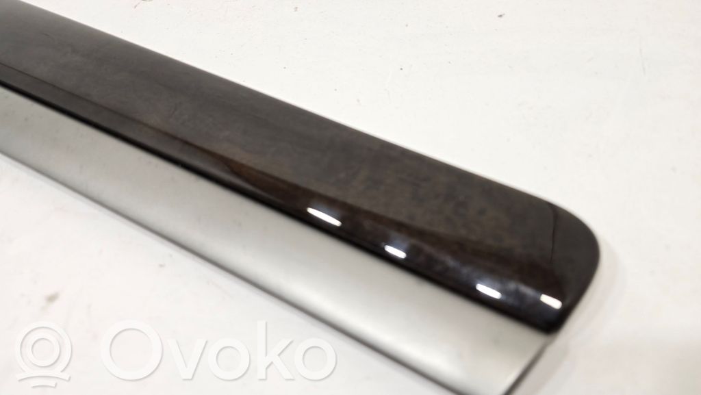 Decorative trim strip on the front