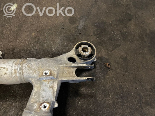 Pusrāmis aizmugurējais / priekšējais