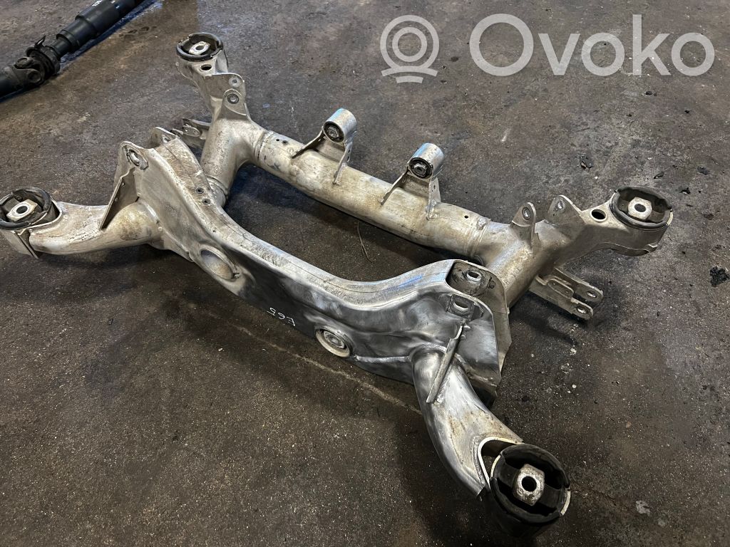 Pusrāmis aizmugurējais / priekšējais