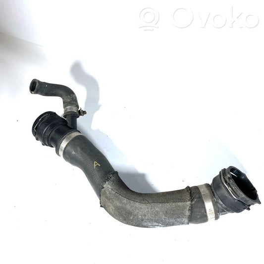 Caurulīte (-es) / šļūtene (-es)